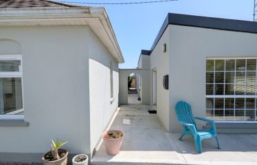 ‘Burrow View & Carmel’s Lodge’, The Beake,  Kilmore Quay, Co Wexford  Y35R593